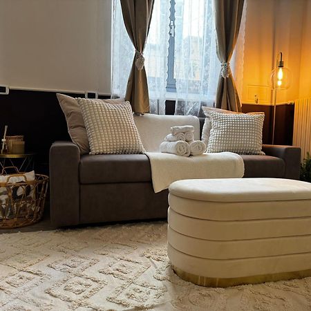 Regina Milano In Verona - Sky Tv, Wifi E Breakfast Boxアパートメント エクステリア 写真