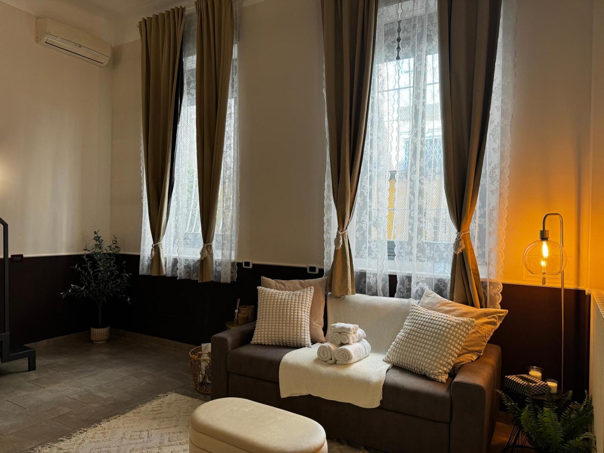 Regina Milano In Verona - Sky Tv, Wifi E Breakfast Boxアパートメント エクステリア 写真