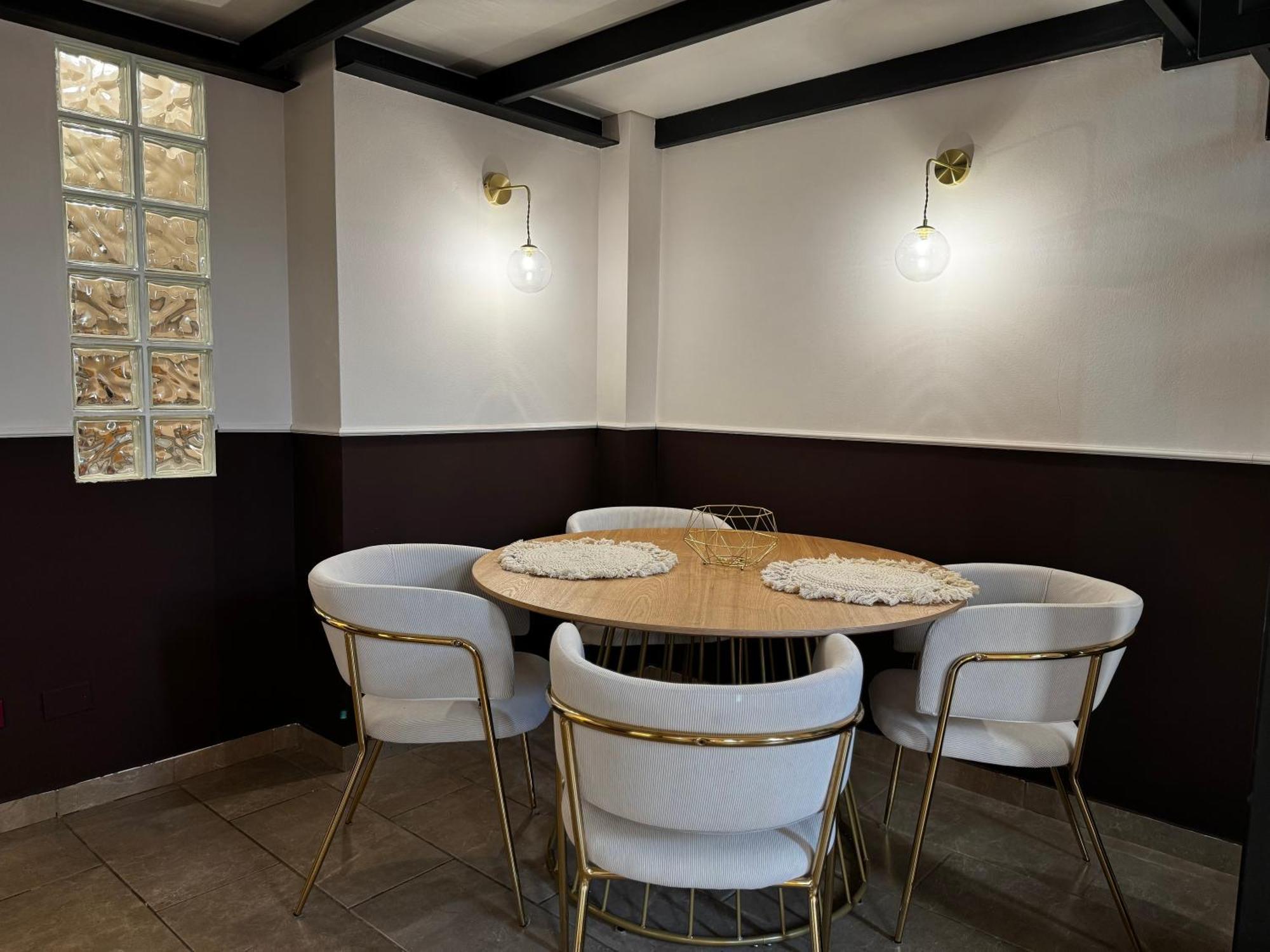 Regina Milano In Verona - Sky Tv, Wifi E Breakfast Boxアパートメント エクステリア 写真