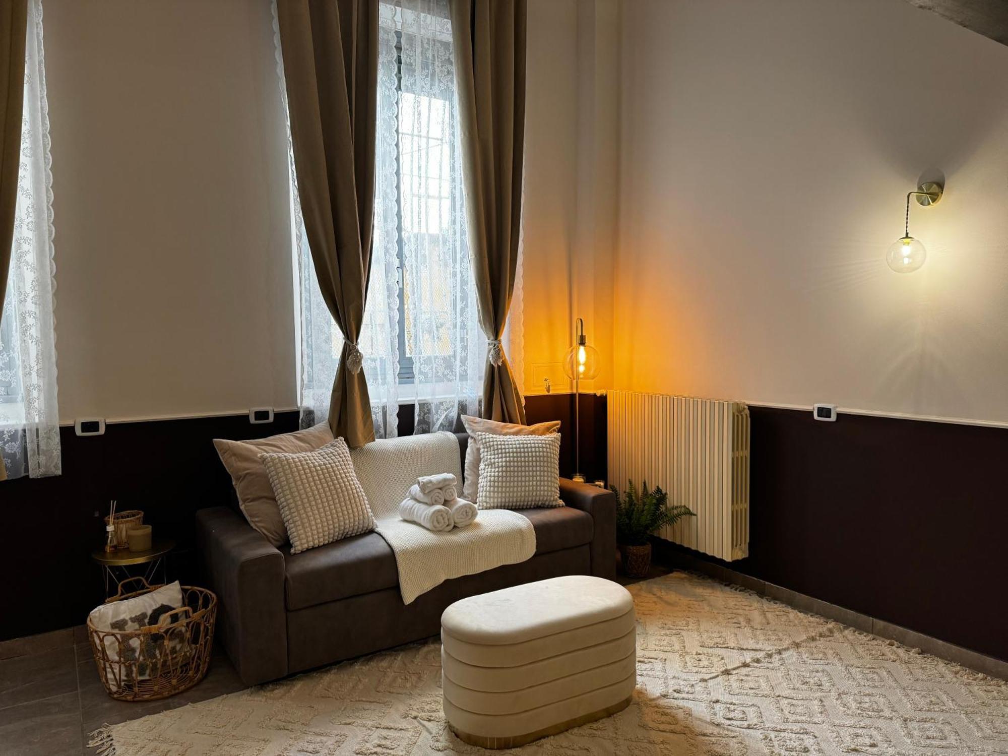Regina Milano In Verona - Sky Tv, Wifi E Breakfast Boxアパートメント エクステリア 写真