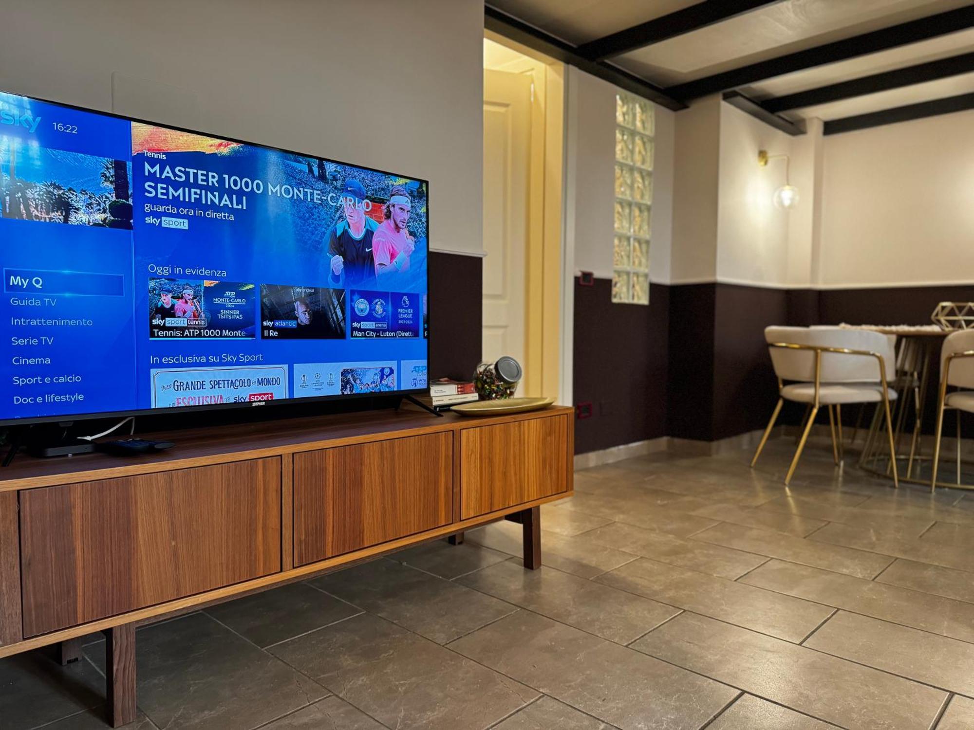 Regina Milano In Verona - Sky Tv, Wifi E Breakfast Boxアパートメント エクステリア 写真